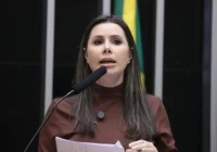 Caroline de Toni deixa o PL: Deputada comunica saída e mira Senado em meio a tensões com Michelle e Valdemar Costa Neto