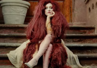 Chappell Roan no Lollapalooza 2026: Ícone Pop do TikTok Entrega Show Competente em Estreia Brasileira