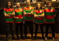 Banda de Metal Moonspell Ganha Camisa da Portuguesa Antes de Show Histórico em SP e Conecta Fãs Brasileiros