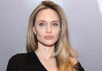 Shiloh Jolie, 19 anos, Surge Idêntica à Mãe Angelina Jolie em Clipe de K-Pop e Deixa Fãs Chocados