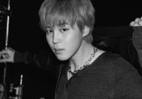 Jimin, do BTS, revela significado profundo de "They Don't Know 'Bout Us" e a intensidade da produção de "ARIRANG"
