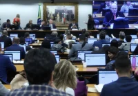 Fim da Escala 6x1: CCJ da Câmara aprova PEC e abre caminho para novas regras de trabalho no Brasil