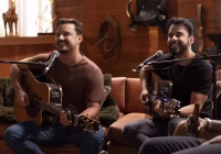 Clayton & Romário surpreendem ao revelar desejo de somar sertanejo com o trap: 'Acho que daria certo'