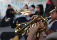 Suzano Amplia Aulas de Música: Escolas Municipais Recebem Novos Instrumentos e Impulsionam o Projeto "Sons, Movimentos e Vozes"