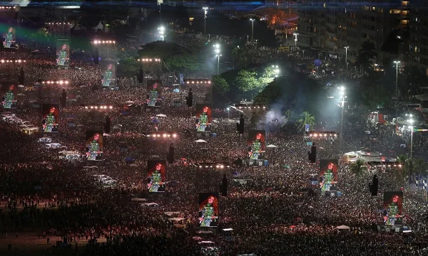 Shakira no Rio: Público de 2 milhões em Copacabana supera Madonna, mas fica atrás de Lady Gaga em projeções oficiais
