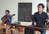 A Luta Pela Alma dos Instrumentos: Jovens Desafiam o Tempo na Preservação da Música Tradicional Vietnamita