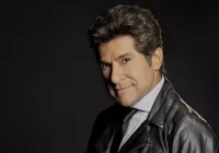 Daniel emociona ao anunciar retorno ao Jaguariúna Rodeo Festival após 40 anos de carreira, celebrando sucessos e raízes