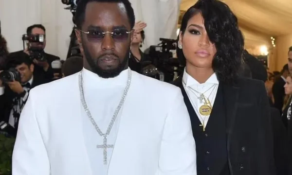 Ex de Diddy, Cassie Ventura, deixa os EUA após receber R$ 101 milhões em acordo milionário, diz jornal