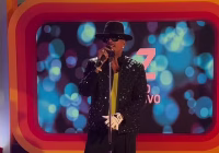 Naldo Benny vira meme na web com cover de Michael Jackson no TVZ; cantor já sonhou em regravar com o Rei do Pop