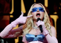 Madonna lança curta 'Confessions II' com Benedict Cumberbatch e Julia Garner; veja onde assistir