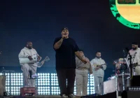 Pagode toma conta da Festa do Peão de Americana: Menos é Mais aposta em clima de bar com surpresas